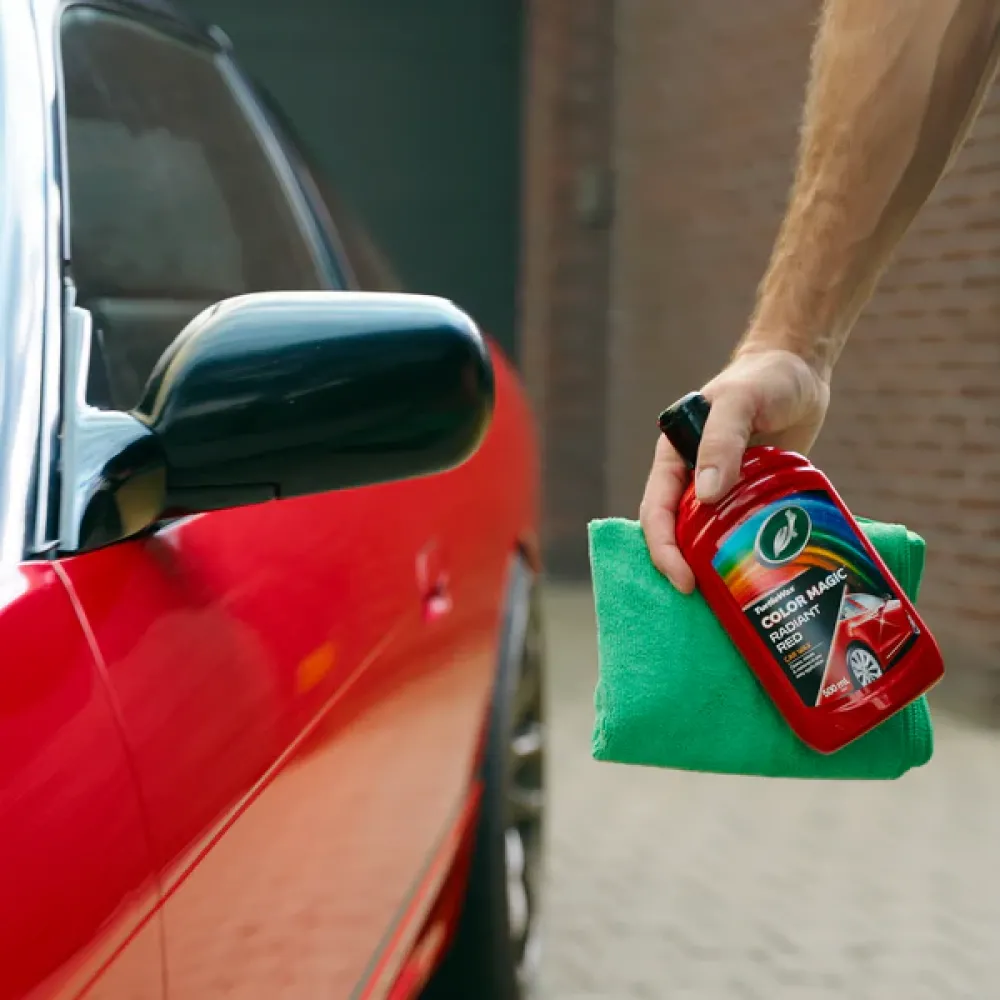 Поліроль для кузова з відновленням кольору Turtle Wax Color Magic Red червона 500 мл