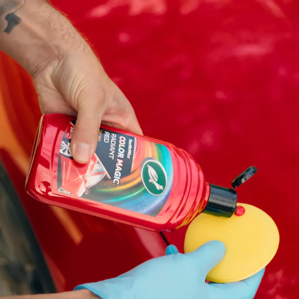 Поліроль для кузова з відновленням кольору Turtle Wax Color Magic Red червона 500 мл